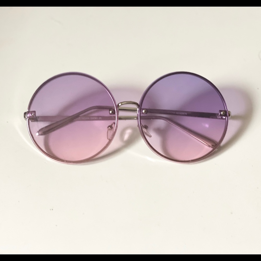Round Sunglasses - image 2